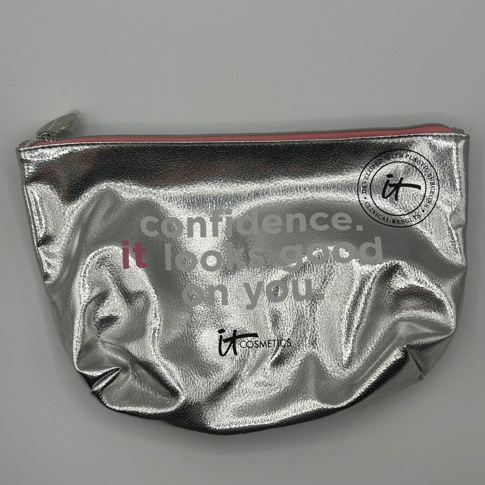 IT Cosmetics Makeup Bag Silver Confidence It Looks Good On You Zipper Pouch NWOT